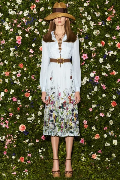 Look 32